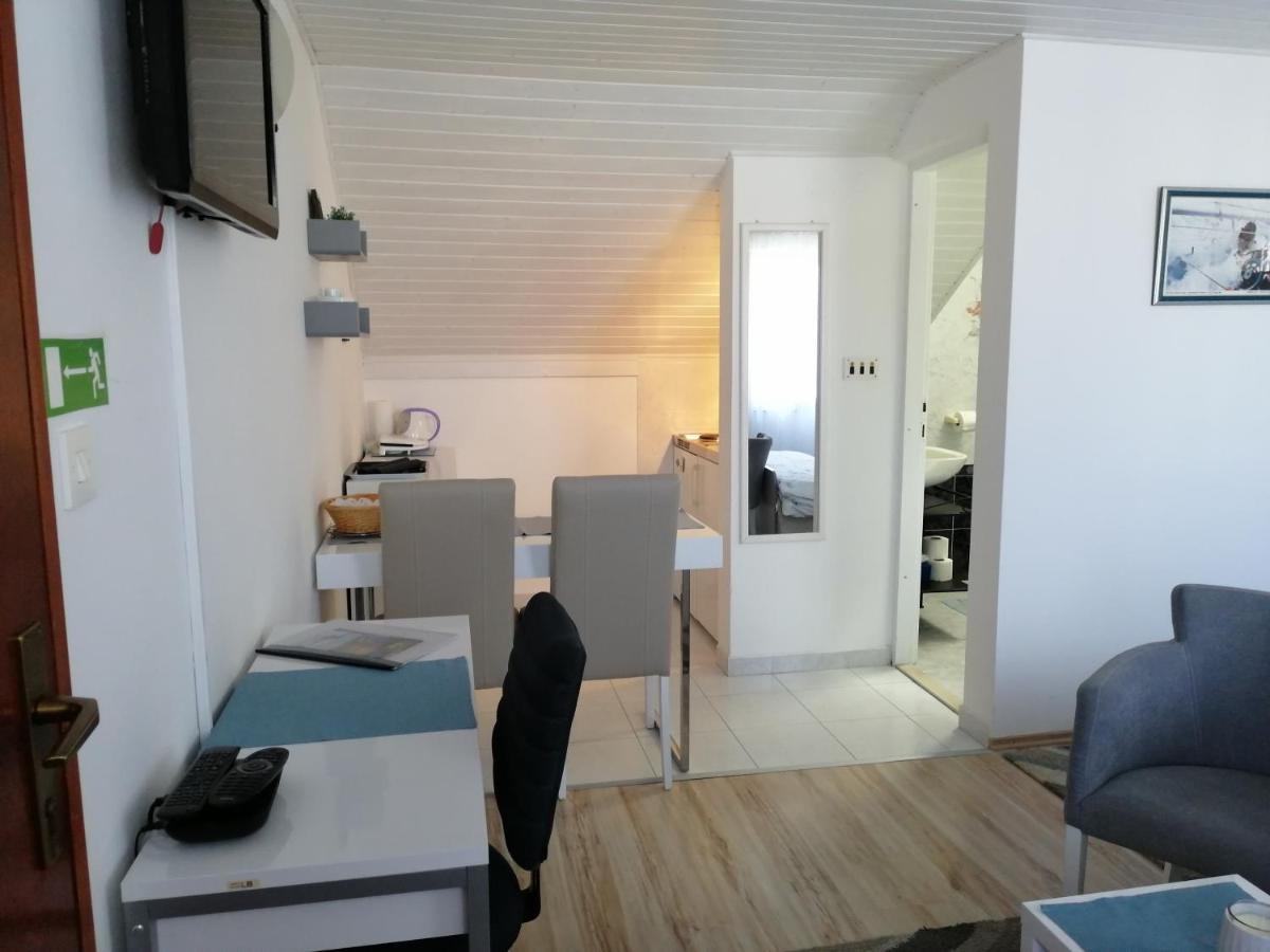 Studio Apartments Kuljis Vis Exterior foto
